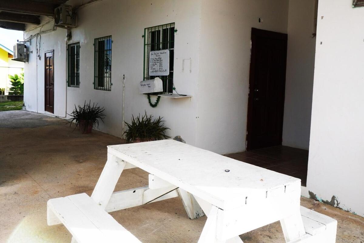 Seabreeze Sea View Studio With Balcony & Pool, 2Nd Floor Belize City Kültér fotó